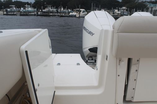 Boston Whaler 250 Outrage image