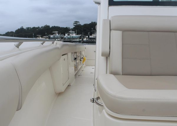 Boston Whaler 250 Outrage image