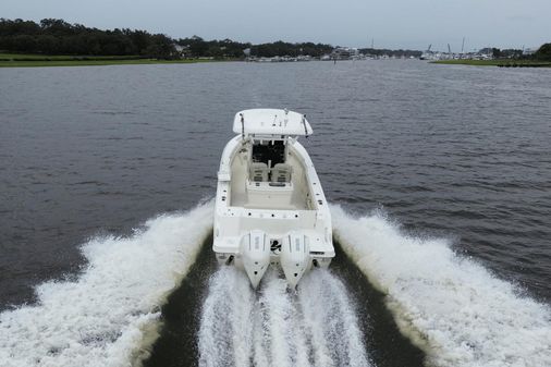 Boston Whaler 250 Outrage image