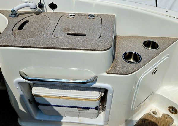 Hurricane 2400-SUNDECK-OUTBOARD image