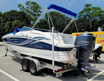 Hurricane 2400-SUNDECK-OUTBOARD image