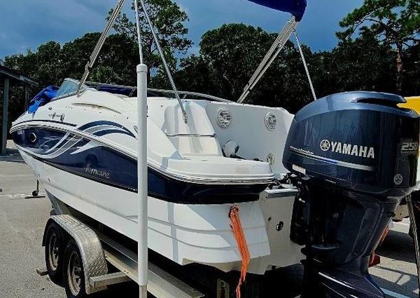 Hurricane 2400-SUNDECK-OUTBOARD image