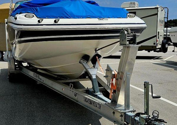 Hurricane 2400-SUNDECK-OUTBOARD image