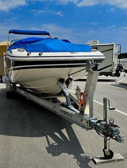 Hurricane 2400-SUNDECK-OUTBOARD image