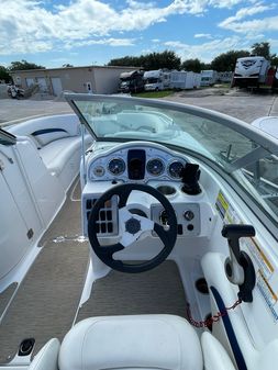 Hurricane 2400-SUNDECK-OUTBOARD image