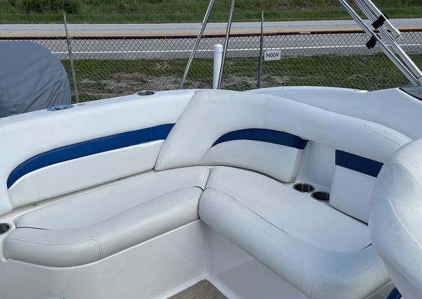 Hurricane 2400-SUNDECK-OUTBOARD image