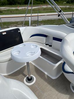 Hurricane 2400-SUNDECK-OUTBOARD image