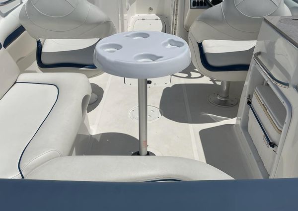 Hurricane 2400-SUNDECK-OUTBOARD image