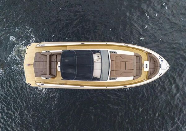 Vanquish Yachts VQ45 image