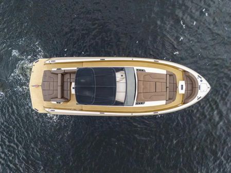 Vanquish Yachts VQ45 image