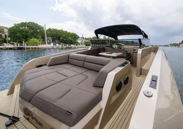 Vanquish Yachts VQ45 image