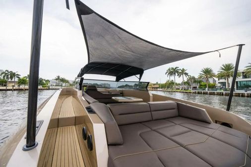 Vanquish Yachts VQ45 image