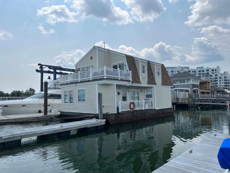 Global Boatworks 40 Floating Home image