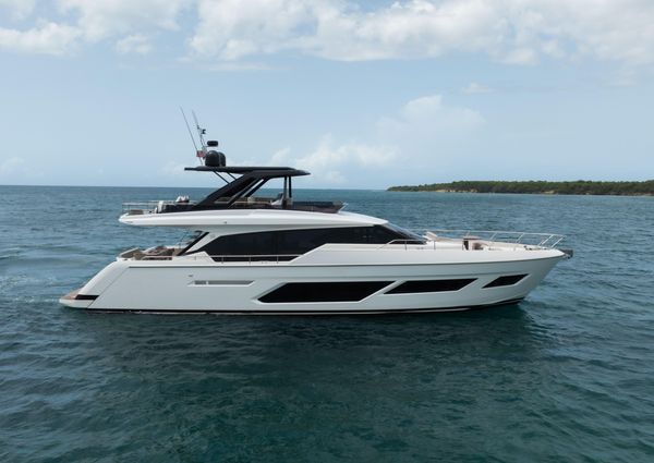 Ferretti Yachts 720 image