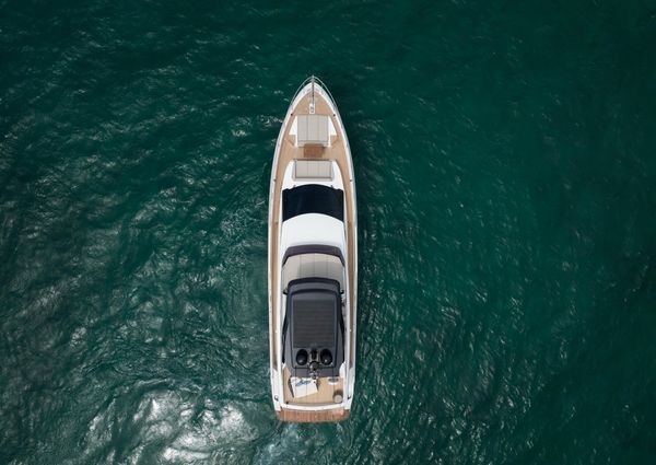 Ferretti Yachts 720 image