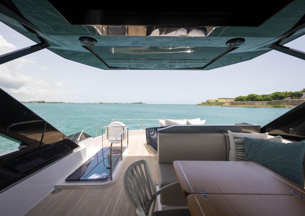 Ferretti Yachts 720 image