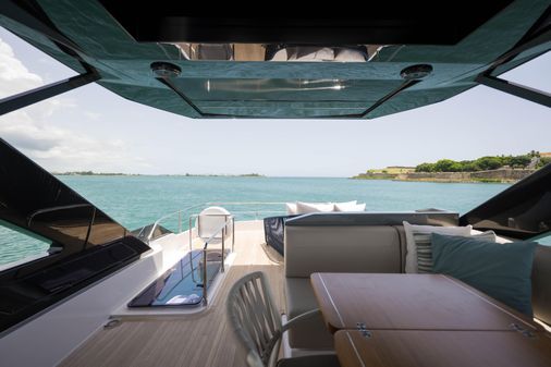 Ferretti Yachts 720 image