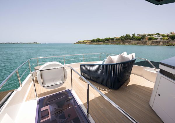 Ferretti Yachts 720 image