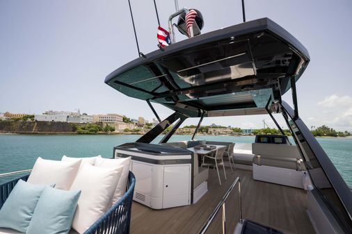 Ferretti Yachts 720 image