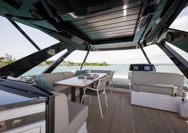 Ferretti Yachts 720 image