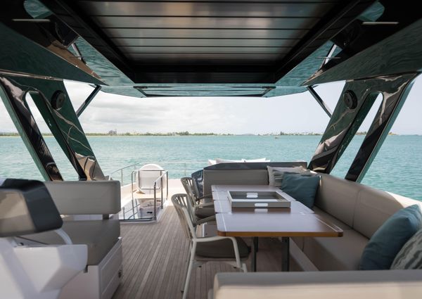 Ferretti Yachts 720 image