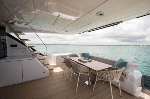 Ferretti Yachts 720 image