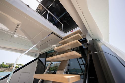 Ferretti Yachts 720 image