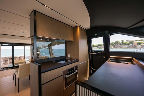 Ferretti Yachts 720 image