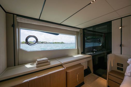 Ferretti Yachts 720 image