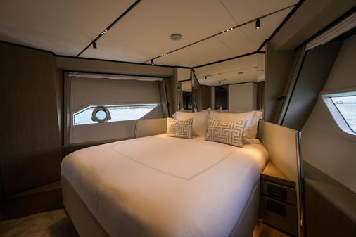 Ferretti Yachts 720 image