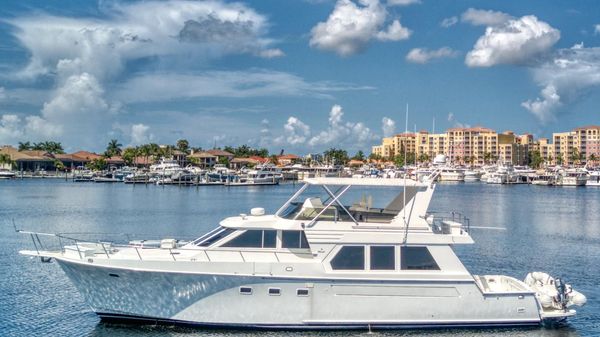 Tollycraft Pilot House Cockpit Motoryacht