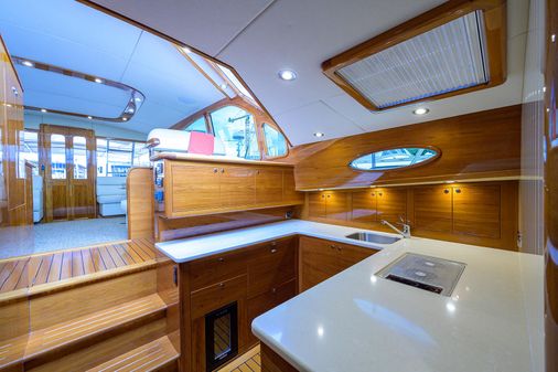 Palm Beach Motor Yachts PB55 Flybridge image