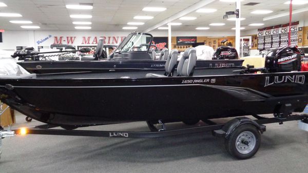 Lund 1650 Angler Tiller