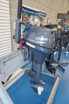 Yamaha Outboards F9.9LMHB image