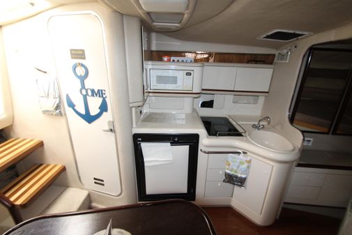 Sea Ray 330 Sundancer image