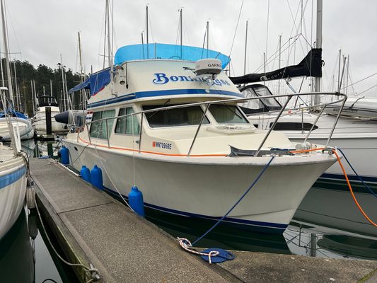 Tollycraft 26 Sedan - main image