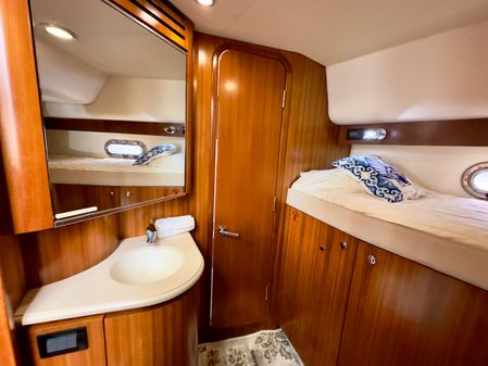 Tiara Yachts 4400 Sovran image