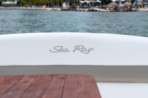 Sea Ray 320 Sundancer image