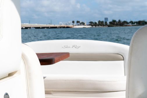 Sea Ray 320 Sundancer image