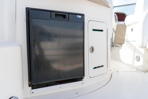 Sea Ray 320 Sundancer image