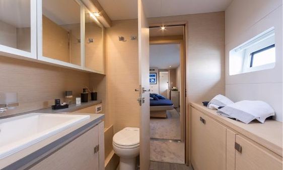 Fountaine-pajot MY6 image