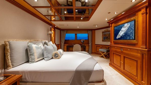 Feadship 51.8M image