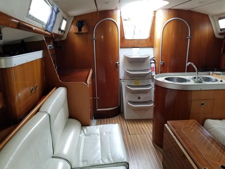 Beneteau Mooring 38 image