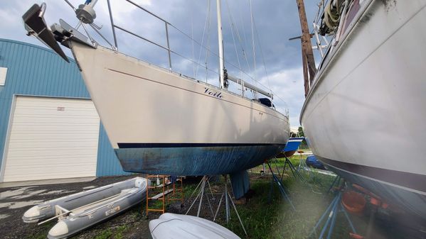 Beneteau Mooring 38 image