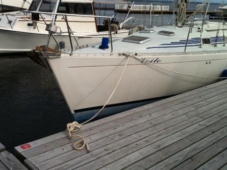 Beneteau Mooring 38 image