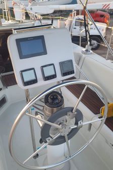 Beneteau Mooring 38 image