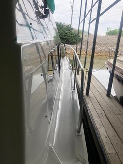 Mainship 40 Sedan Bridge image