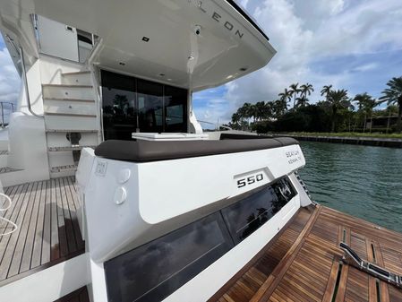 Galeon 550 Fly image