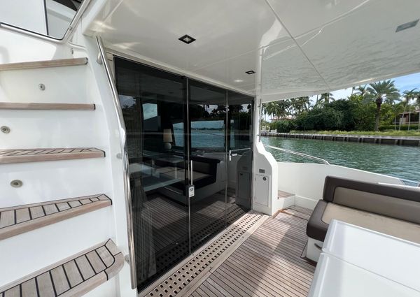 Galeon 550 Fly image