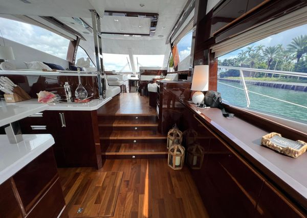 Galeon 550 Fly image